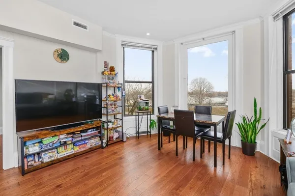 $6,500 | 25 Bay State Road, Unit 2, Boston, MA 02215