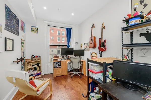 $6,500 | 25 Bay State Road, Unit 2, Boston, MA 02215