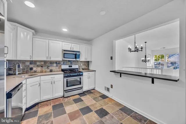 $389,900 | 22 Arthur Glick Boulevard, Franklin Park, NJ 08823