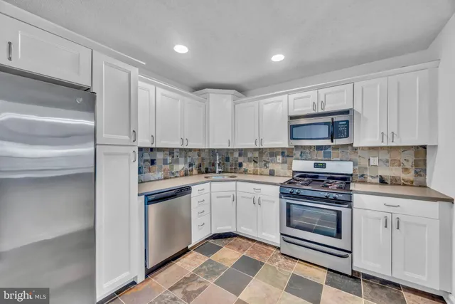 $389,900 | 22 Arthur Glick Boulevard, Franklin Park, NJ 08823