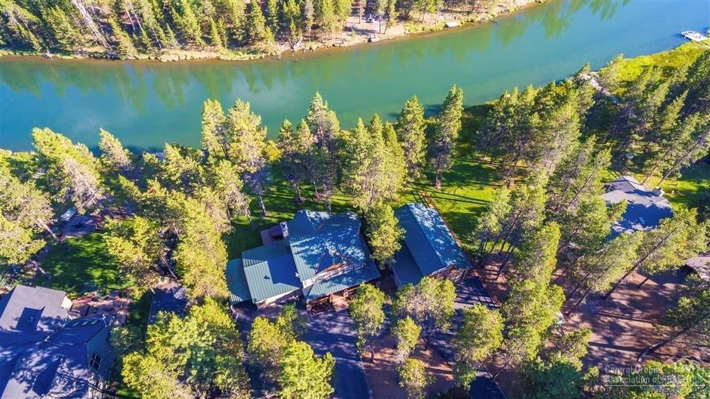 Beautiful views of the Deschutes river f
