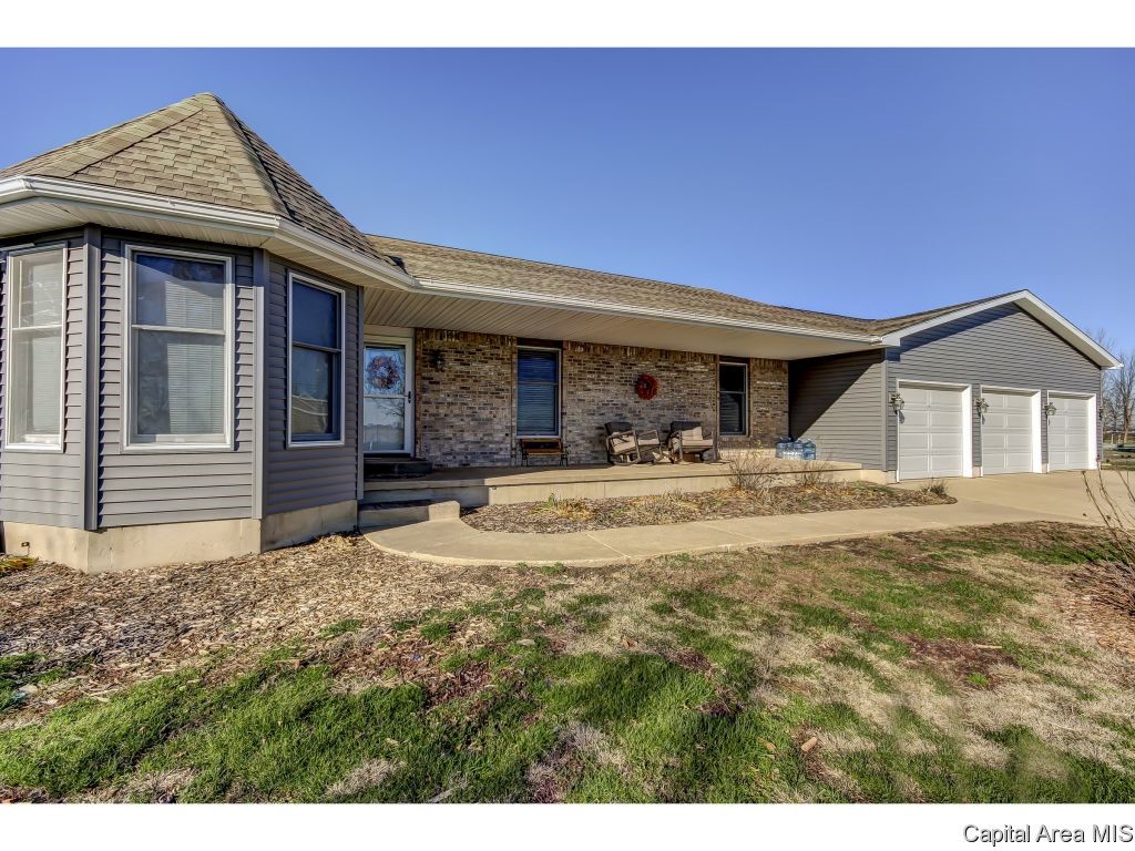 5575 Cardinal Hill Road Rochester, IL 62563 - Photo 3 of 36