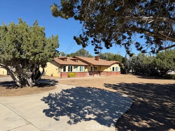 $2,700 | 16520 Adelia Street, Hesperia, CA 92345