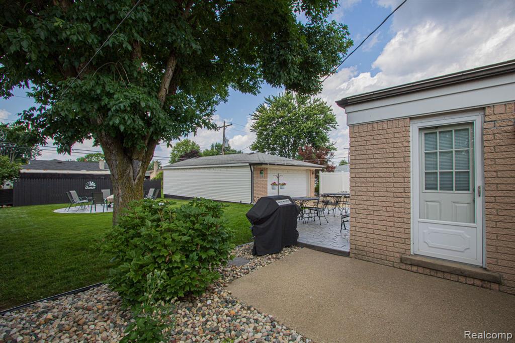 35259 Kelly Road Clinton Township, MI 48035 - Photo 41 of 47