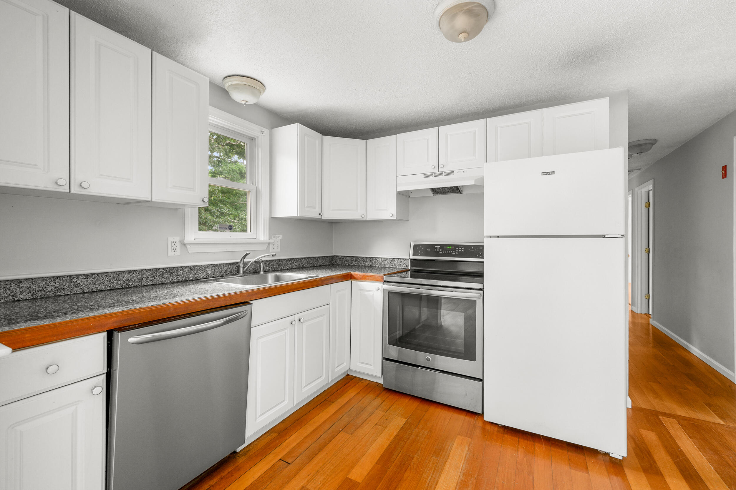 317 Megan Road Hyannis, MA 02601 - Photo 9 of 18 15_dsc_9067