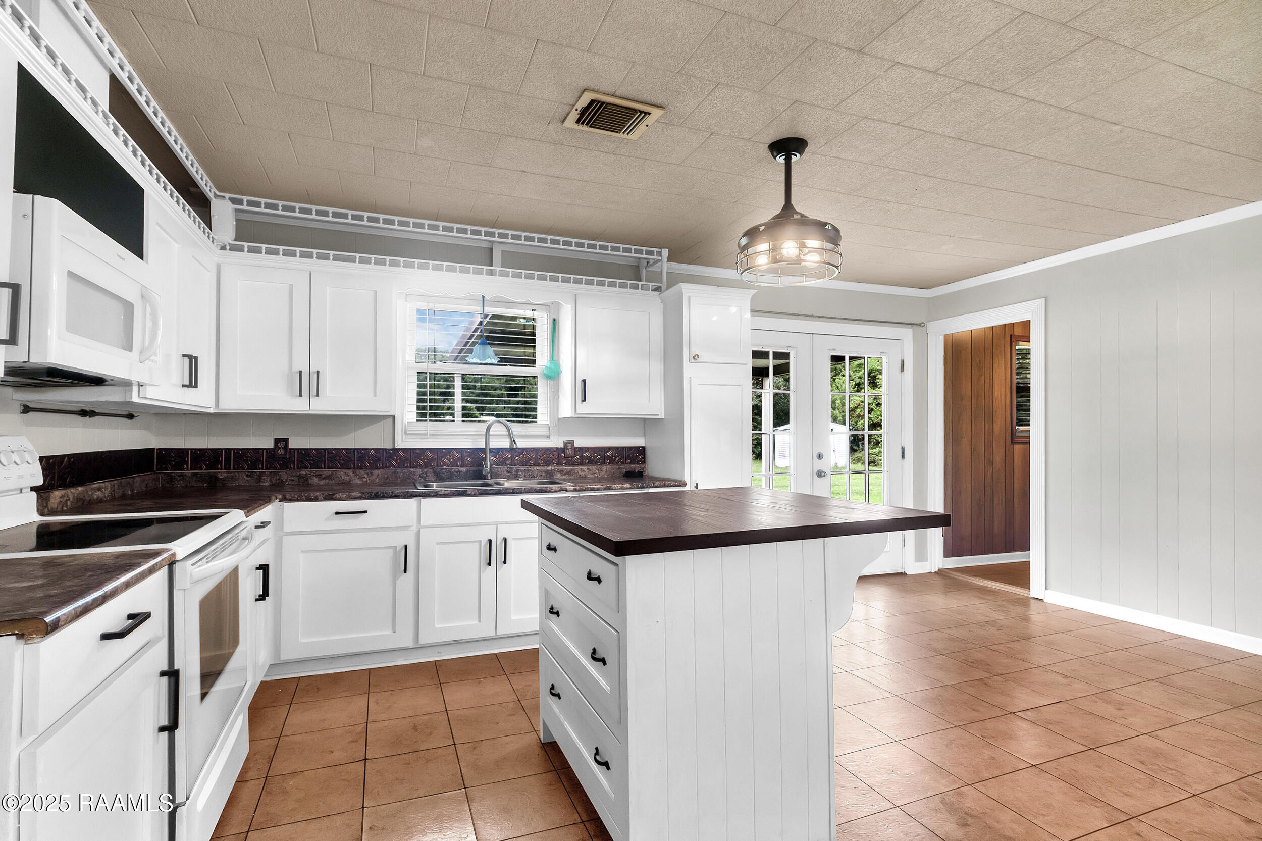 333 Seneca Street Port Barre, LA 70577 - Photo 2 of 16 8_img_3202