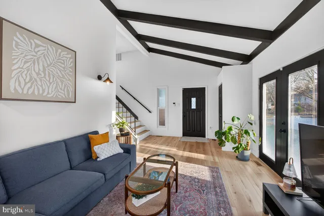 $639,900 | 4010 Novar Drive, Chantilly, VA 20151