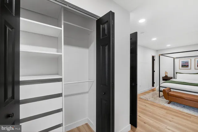 $639,900 | 4010 Novar Drive, Chantilly, VA 20151