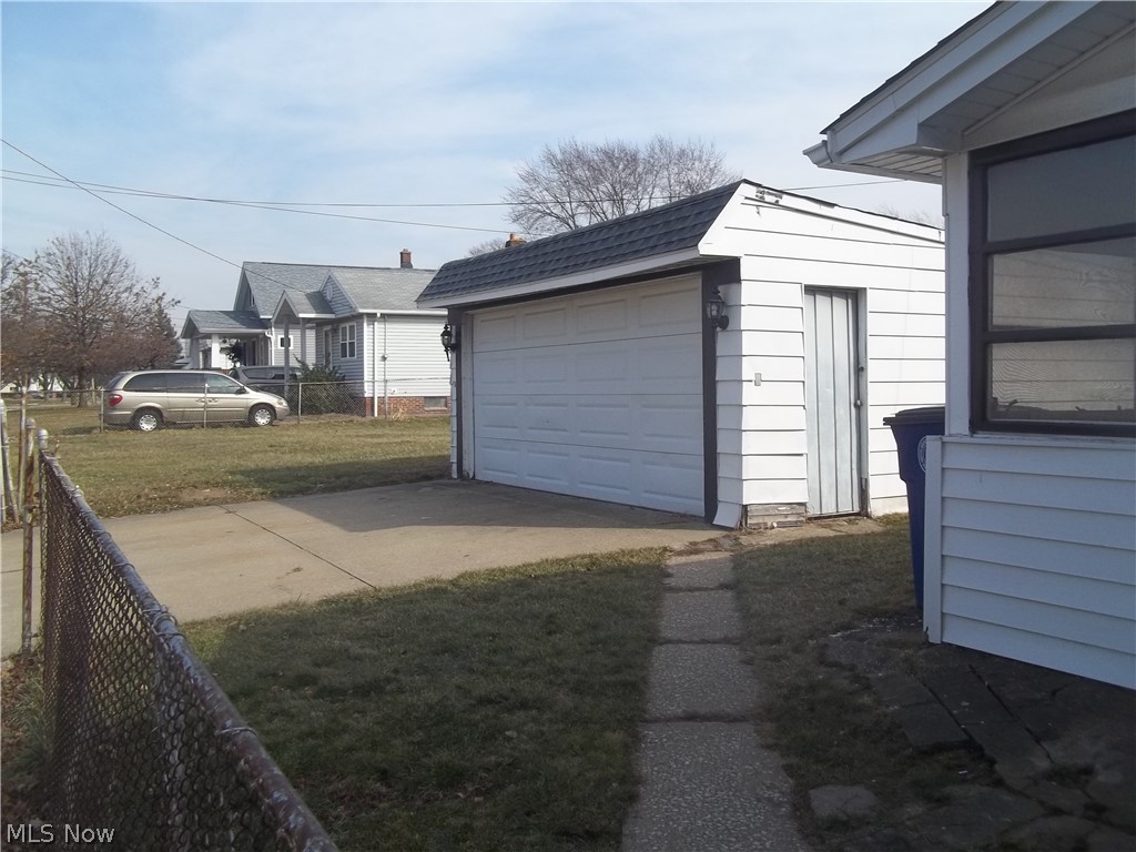 4703 Ridge Road Brooklyn, OH 44144 - Photo 3 of 12