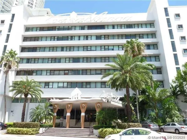 $1,800 | 6345 Collins Avenue, Unit PH21, Miami Beach, FL 33141