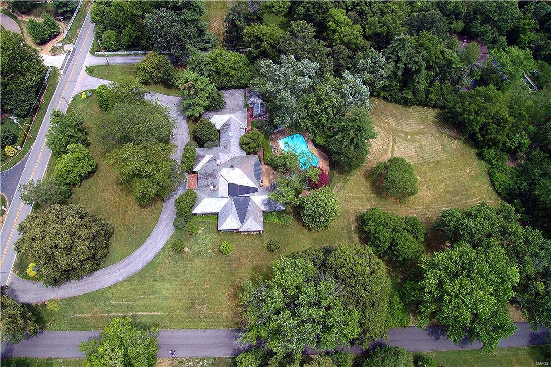 10046 Litzsinger Road St. Louis, MO 63124 - Photo 1 of 8 Gallery Image 1