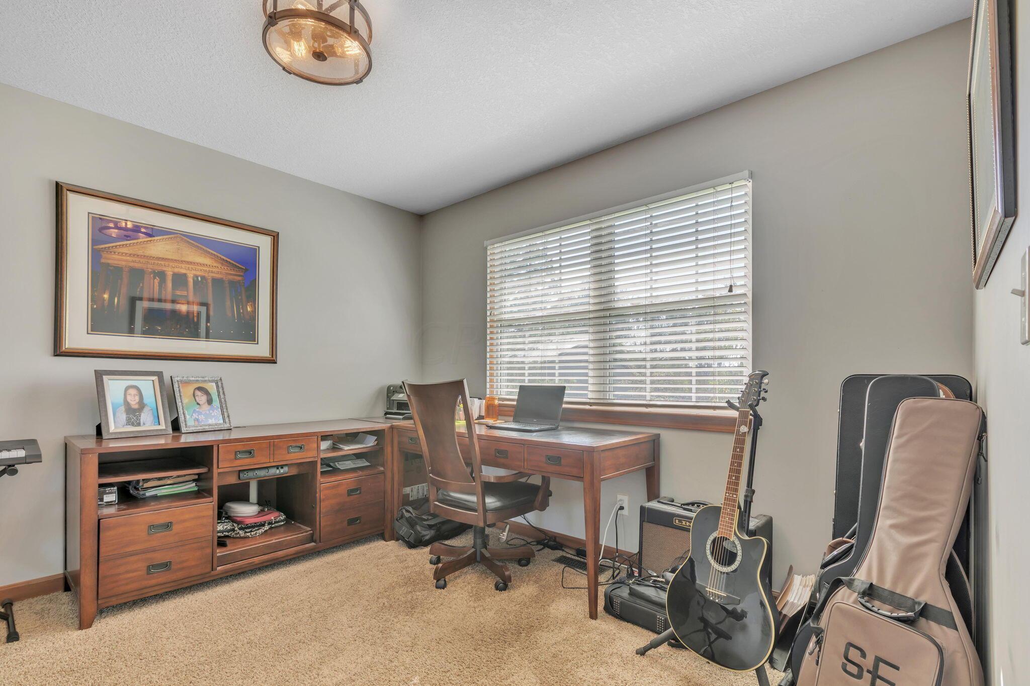 8243 Blacks Road Southwest Pataskala, OH 43062 - Photo 28 of 63 Dining room/den