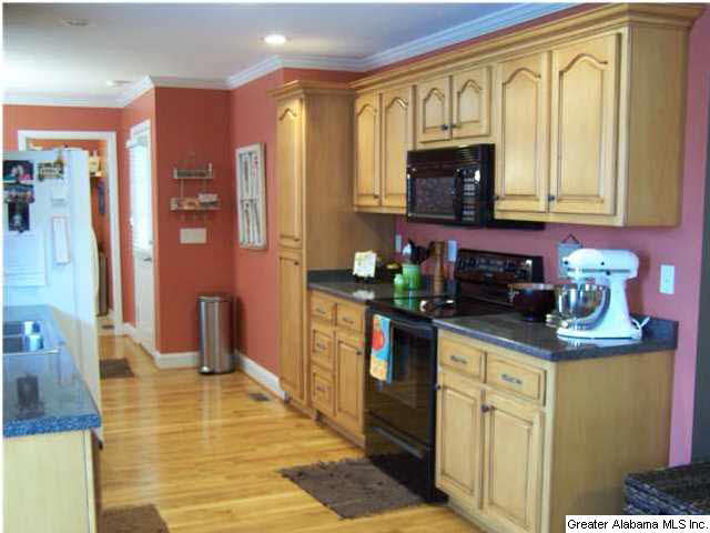 907 Ridgeway Drive Oneonta, AL 35121 - Photo 6 of 28