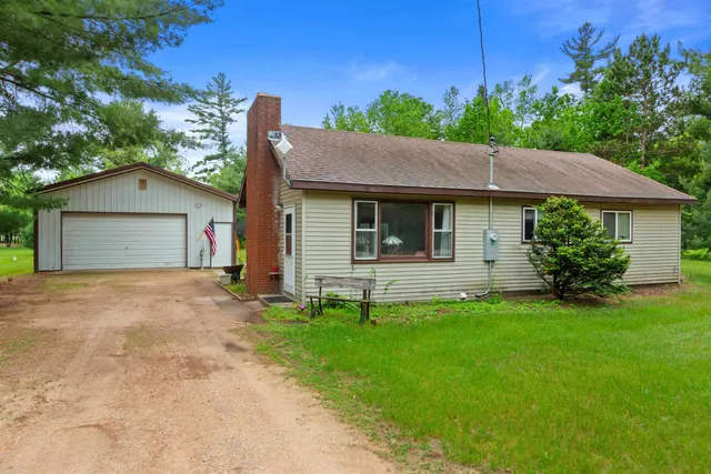 $149,900 | 1163 Chicago Drive, Friendship, WI 53934