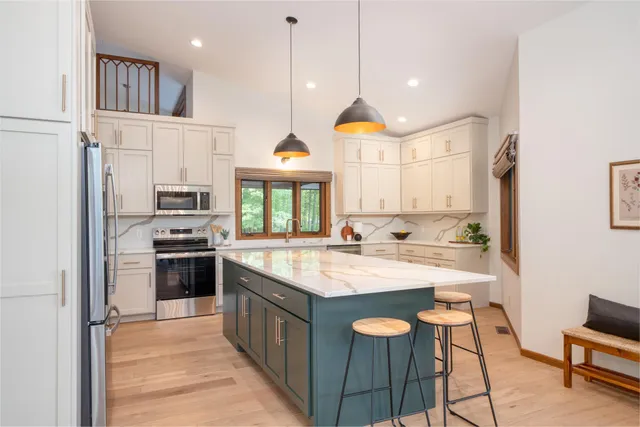 $799,000 | 3711 Golf Course Road, Cohasset, MN 55744