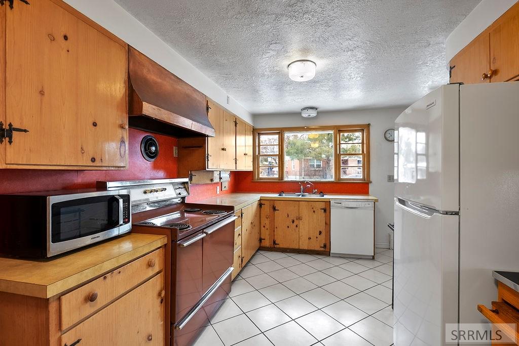 181 South 16th Place Pocatello, ID 83201 - Photo 3 of 24