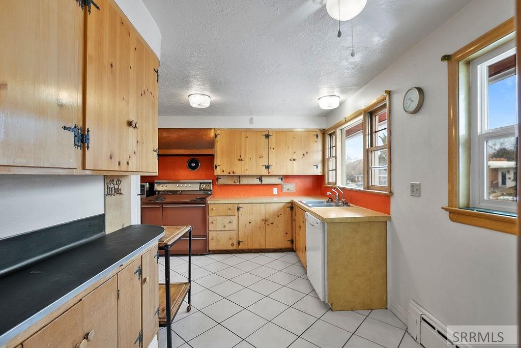 181 South 16th Place Pocatello, ID 83201 - Photo 4 of 24