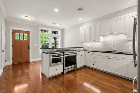 $875,000 | 2 Abbey Road, Unit 2, Sherborn, MA 01770