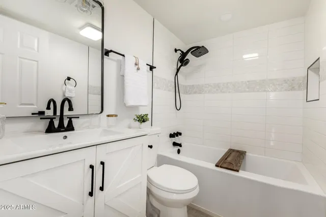 $399,999 | 7050 West Garfield Street, Phoenix, AZ 85043