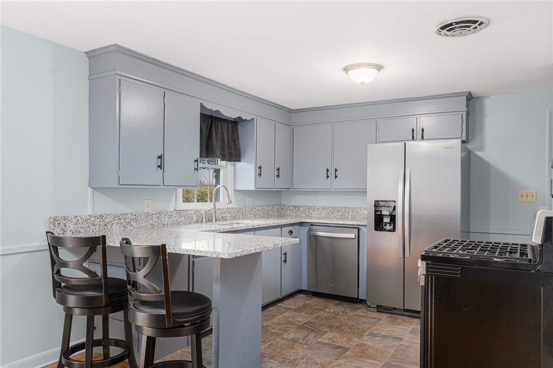 27 Priscilla Road Woonsocket, RI 02895 - Photo 11 of 33