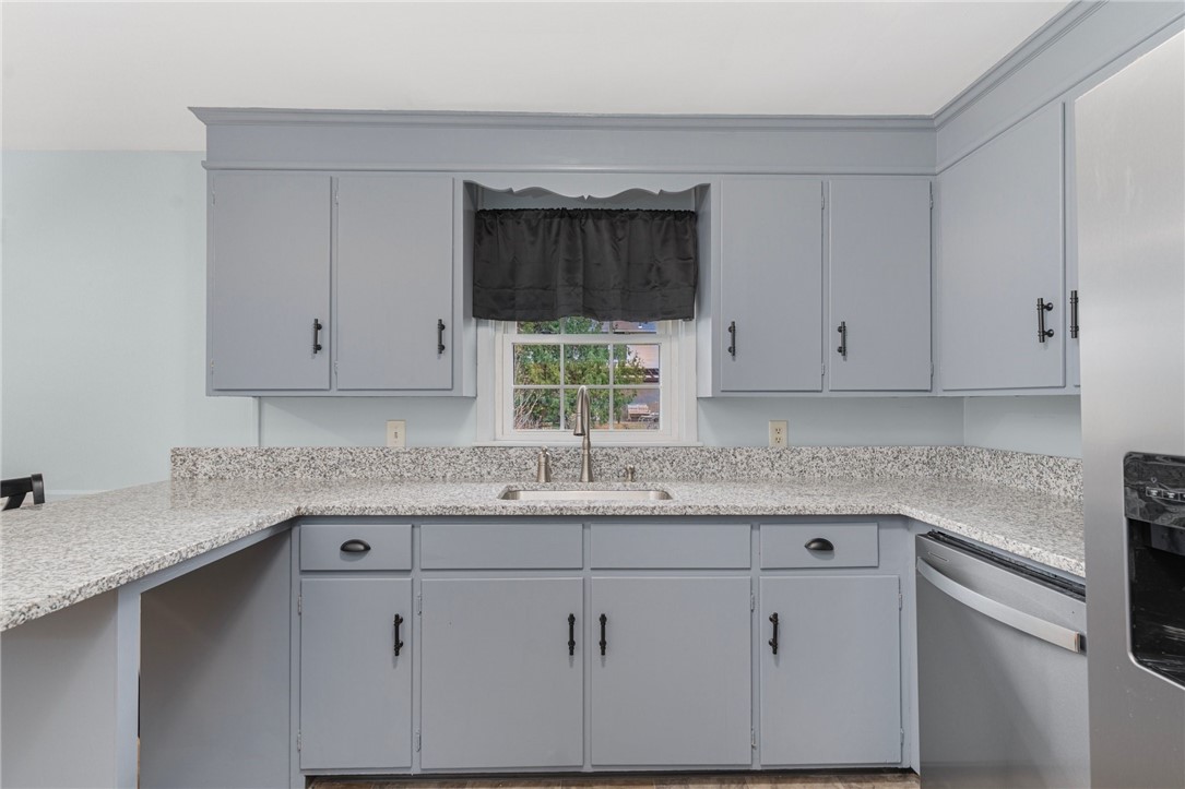 27 Priscilla Road Woonsocket, RI 02895 - Photo 13 of 33