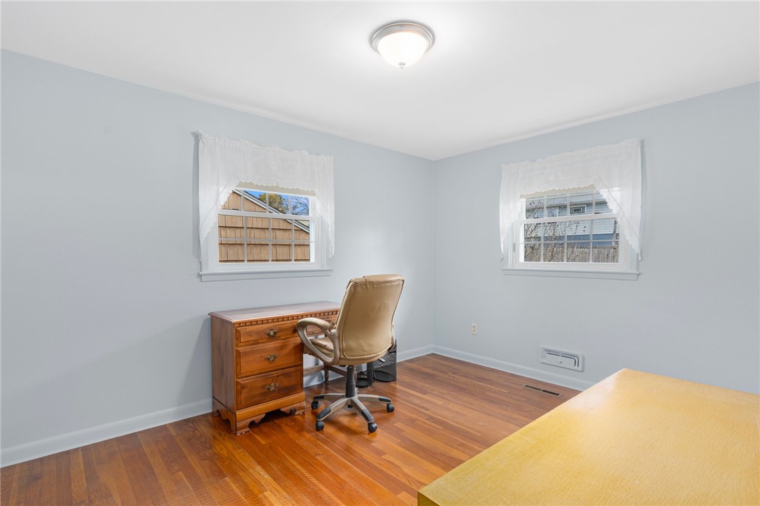 27 Priscilla Road Woonsocket, RI 02895 - Photo 17 of 33
