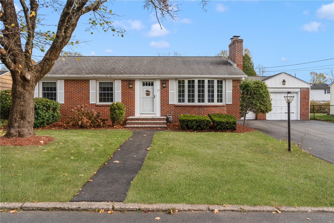 27 Priscilla Road Woonsocket, RI 02895 - Photo 3 of 33