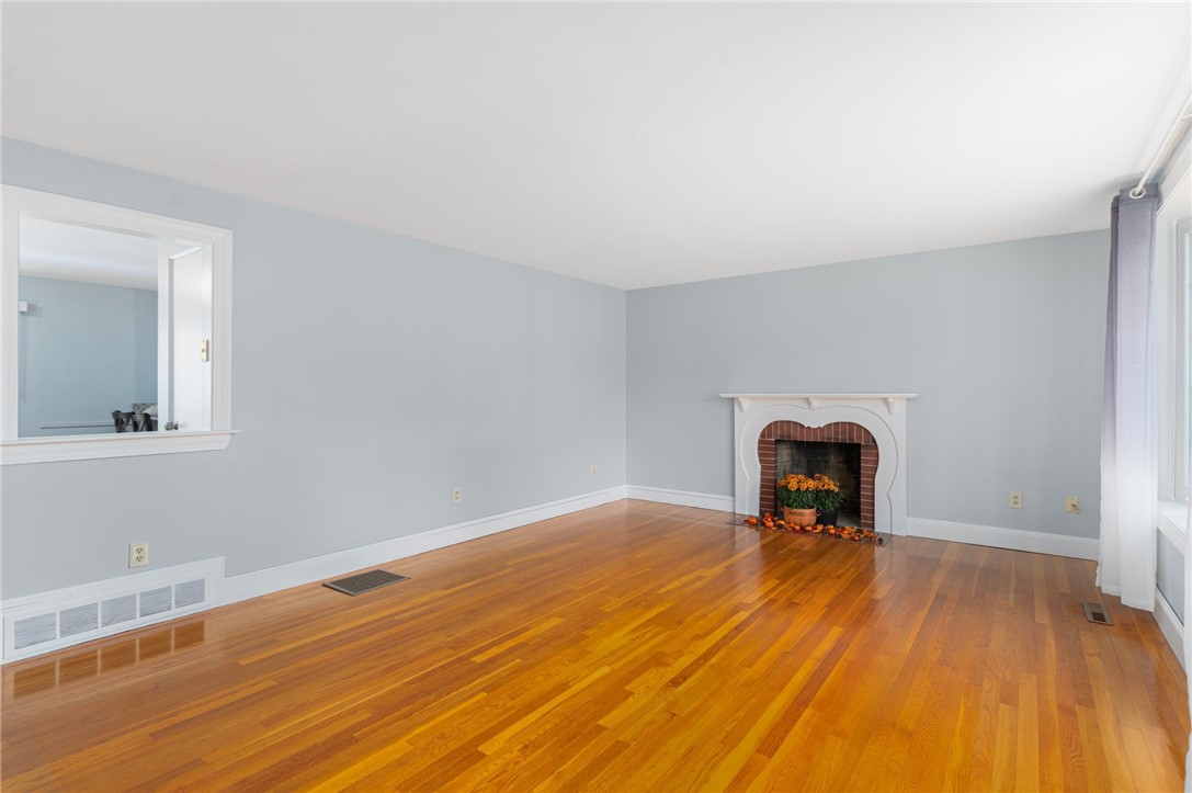 27 Priscilla Road Woonsocket, RI 02895 - Photo 5 of 33