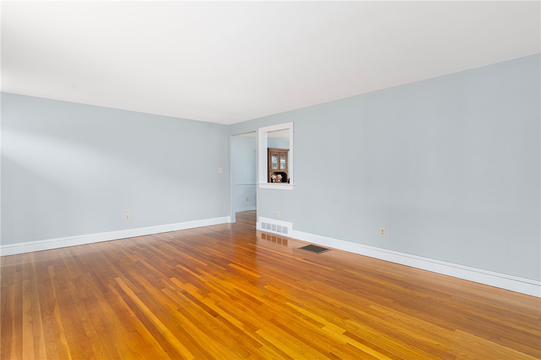 27 Priscilla Road Woonsocket, RI 02895 - Photo 7 of 33