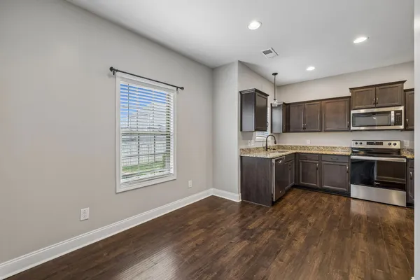 $2,400 | 275 Crusaw Drive, Clarksville, TN 37043