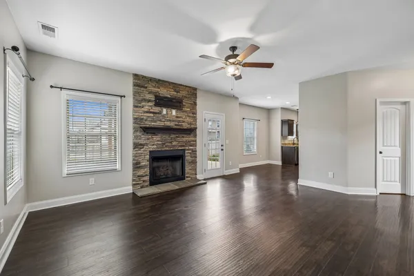 $2,400 | 275 Crusaw Drive, Clarksville, TN 37043