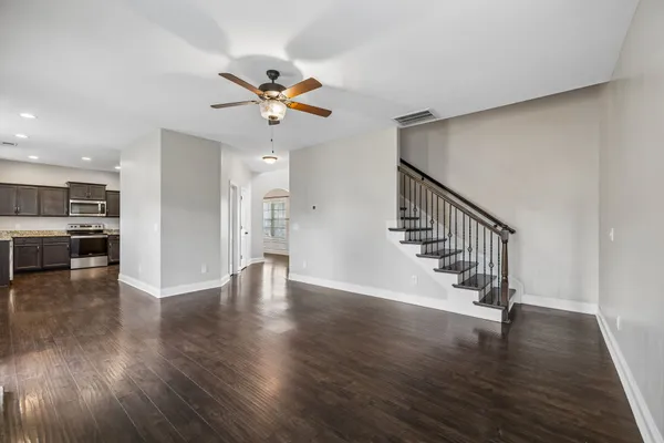 $2,400 | 275 Crusaw Drive, Clarksville, TN 37043