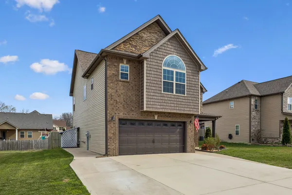 $2,400 | 275 Crusaw Drive, Clarksville, TN 37043