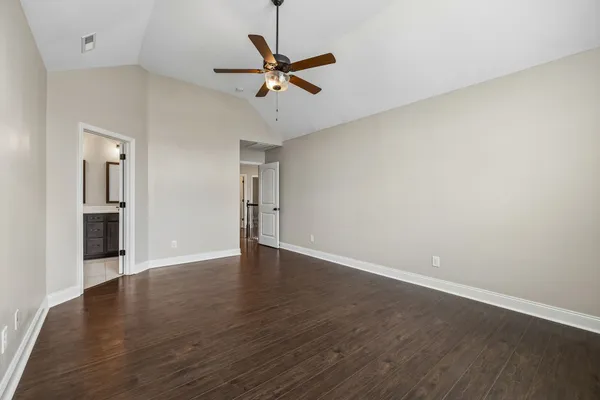 $2,400 | 275 Crusaw Drive, Clarksville, TN 37043