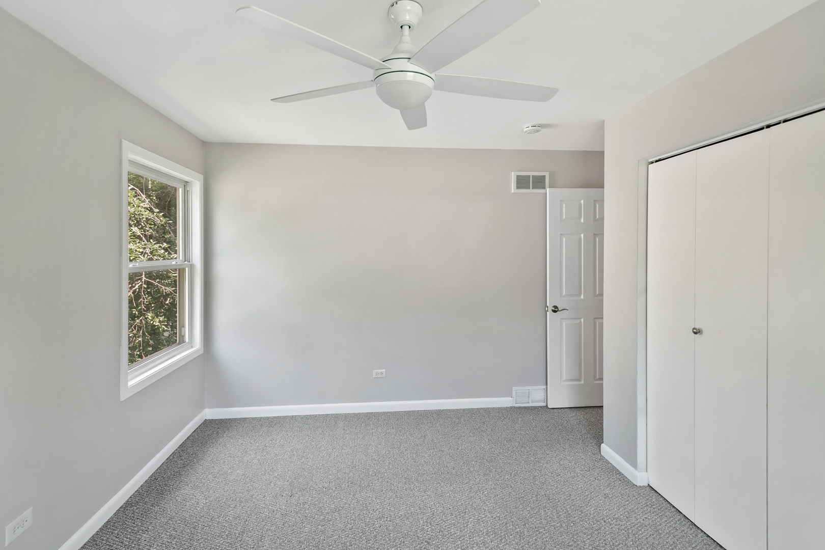 219 Countryside Lane Lindenhurst, IL 60046 - Photo 14 of 25