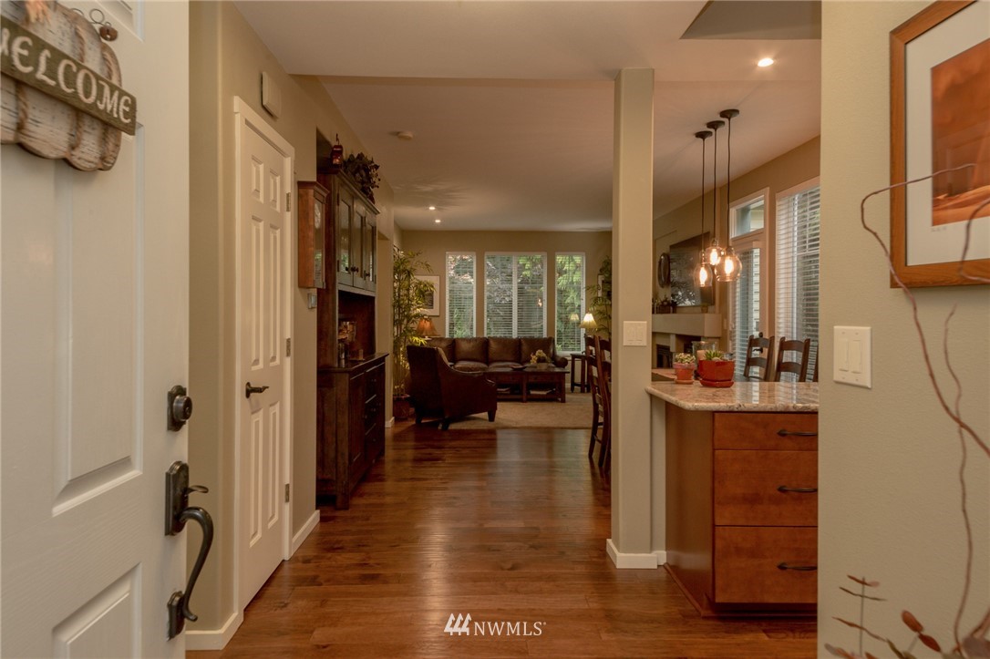 615 Chelan Place Northeast Renton, WA 98059 - Photo 3 of 25