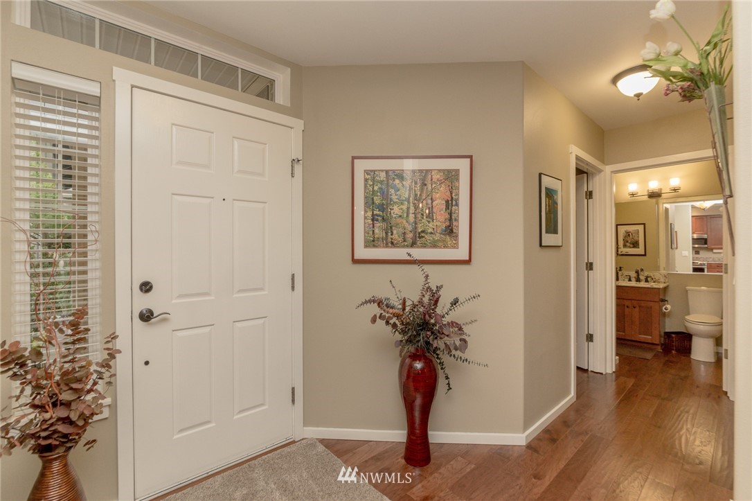 615 Chelan Place Northeast Renton, WA 98059 - Photo 8 of 25