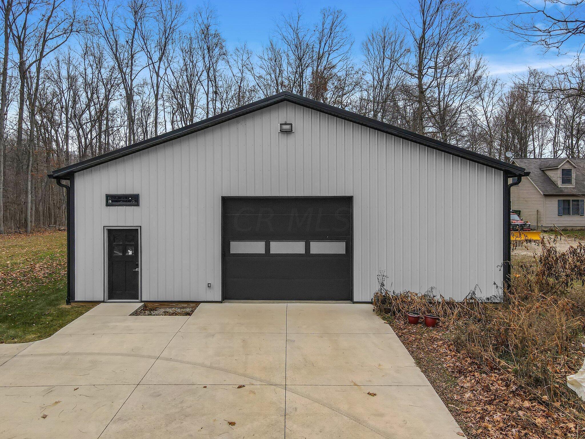 20809 Beaver Road Mount Vernon, OH 43050 - Photo 2 of 31 2-web-or-mls-20809-beaver-rd