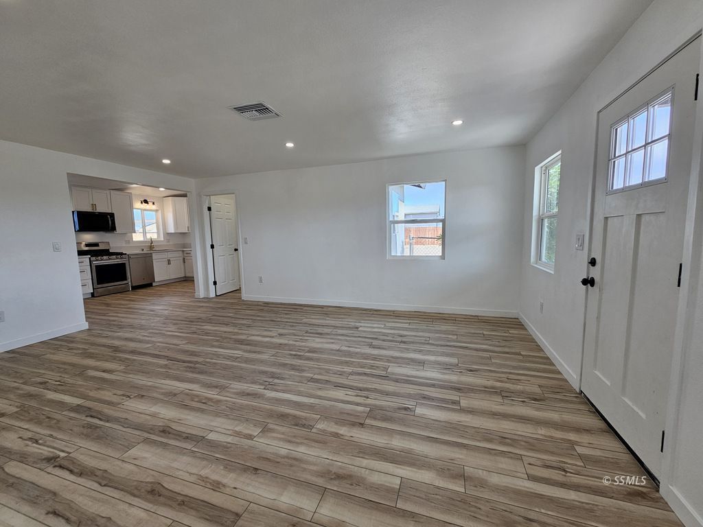 200 North Kern Street Ridgecrest, CA 93555 - Photo 17 of 37