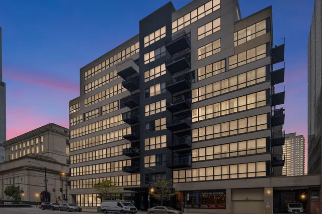 $2,750 | 130 South Canal Street, Unit 212, Chicago, IL 60606