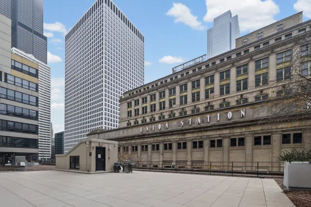 $2,750 | 130 South Canal Street, Unit 212, Chicago, IL 60606