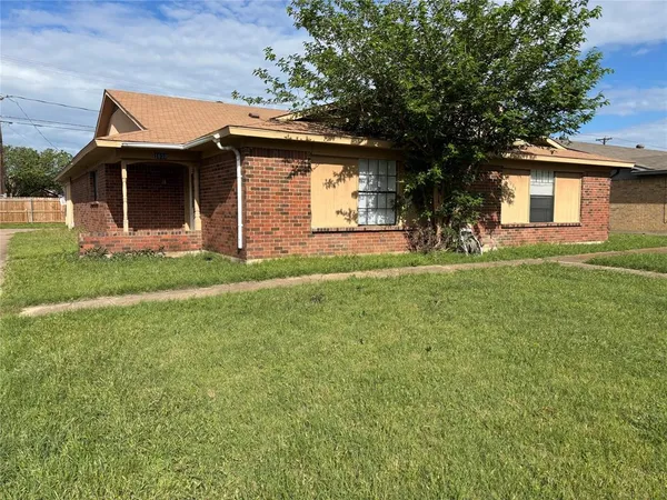$1,400 | 1008 Poplar Street, Unit 1010, Benbrook, TX 76126