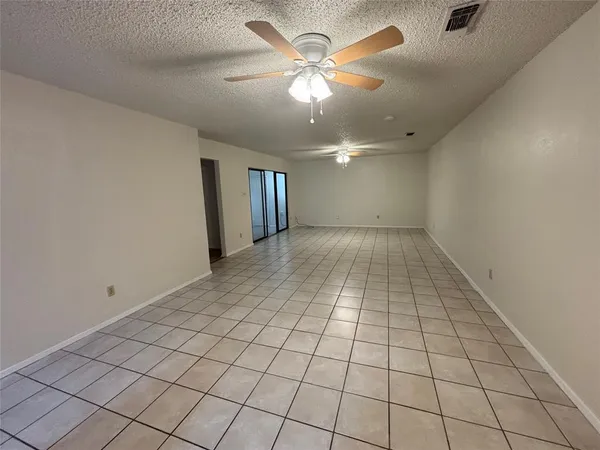 $1,400 | 1008 Poplar Street, Unit 1010, Benbrook, TX 76126