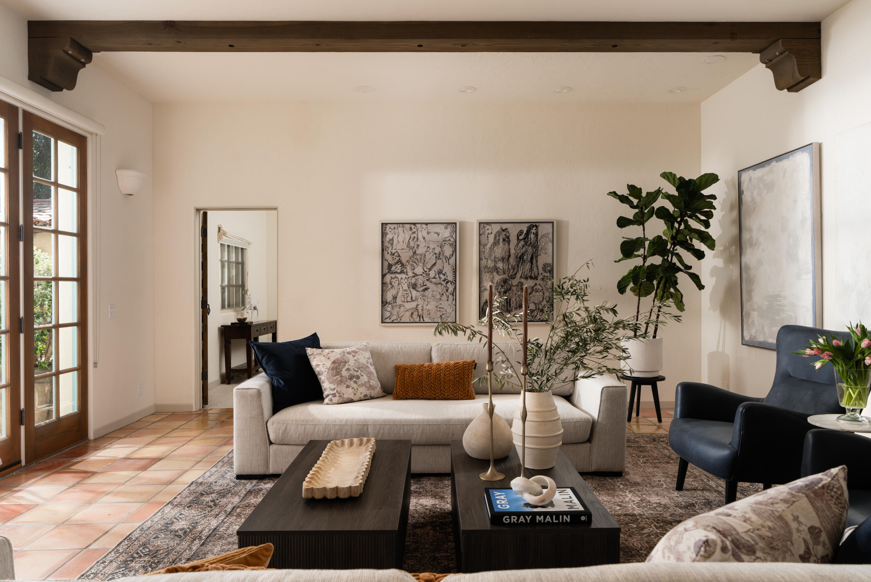 1439 Tunnel Road Santa Barbara, CA 93105 - Photo 11 of 48 Living Room