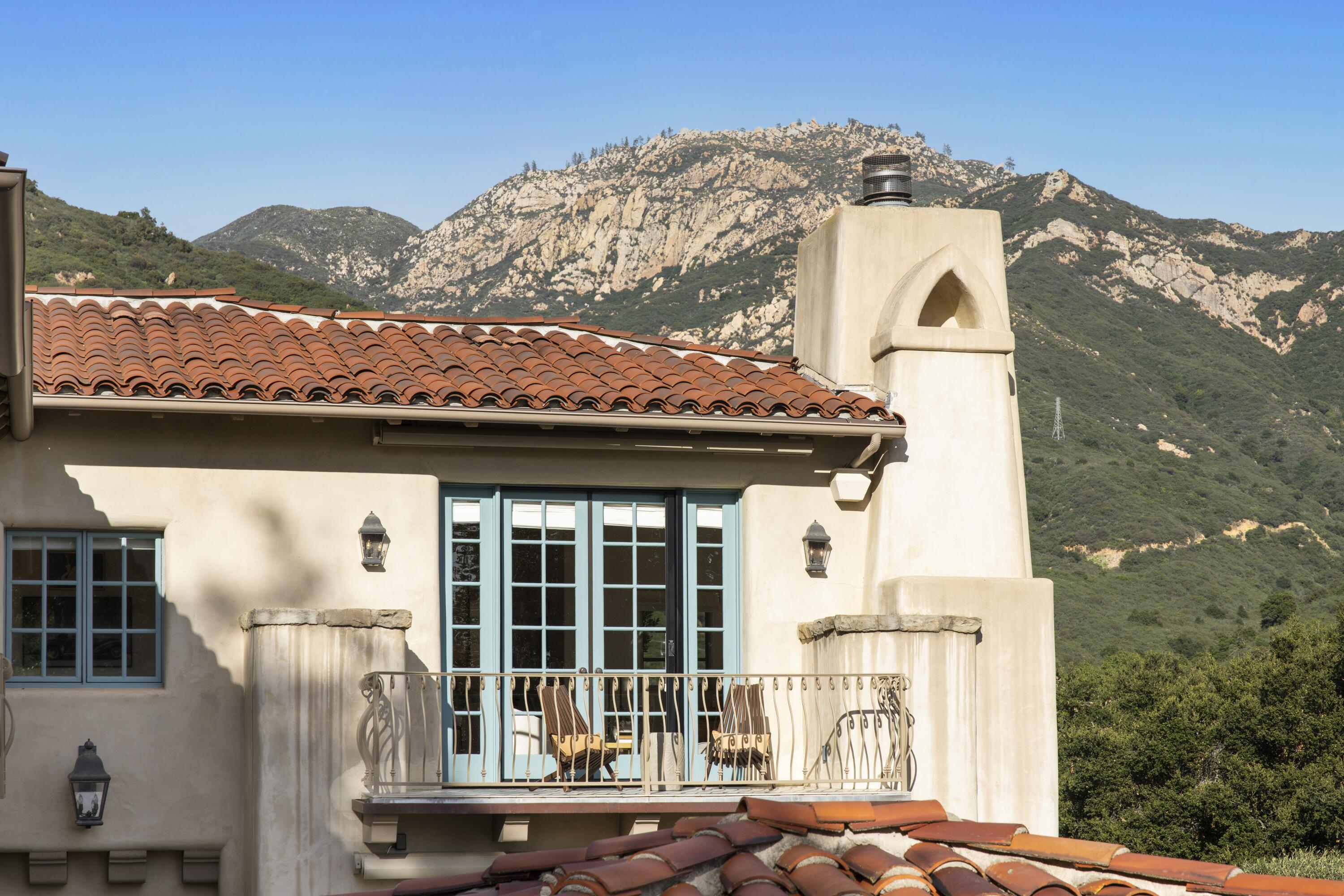 1439 Tunnel Road Santa Barbara, CA 93105 - Photo 21 of 48 Upstairs Views