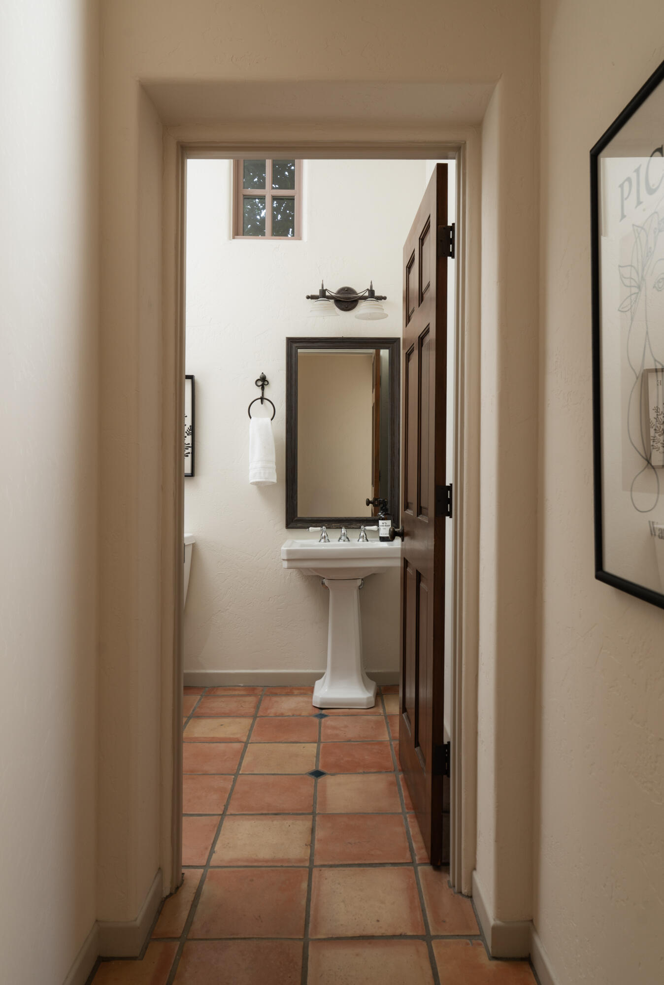 1439 Tunnel Road Santa Barbara, CA 93105 - Photo 47 of 48 Powder Room
