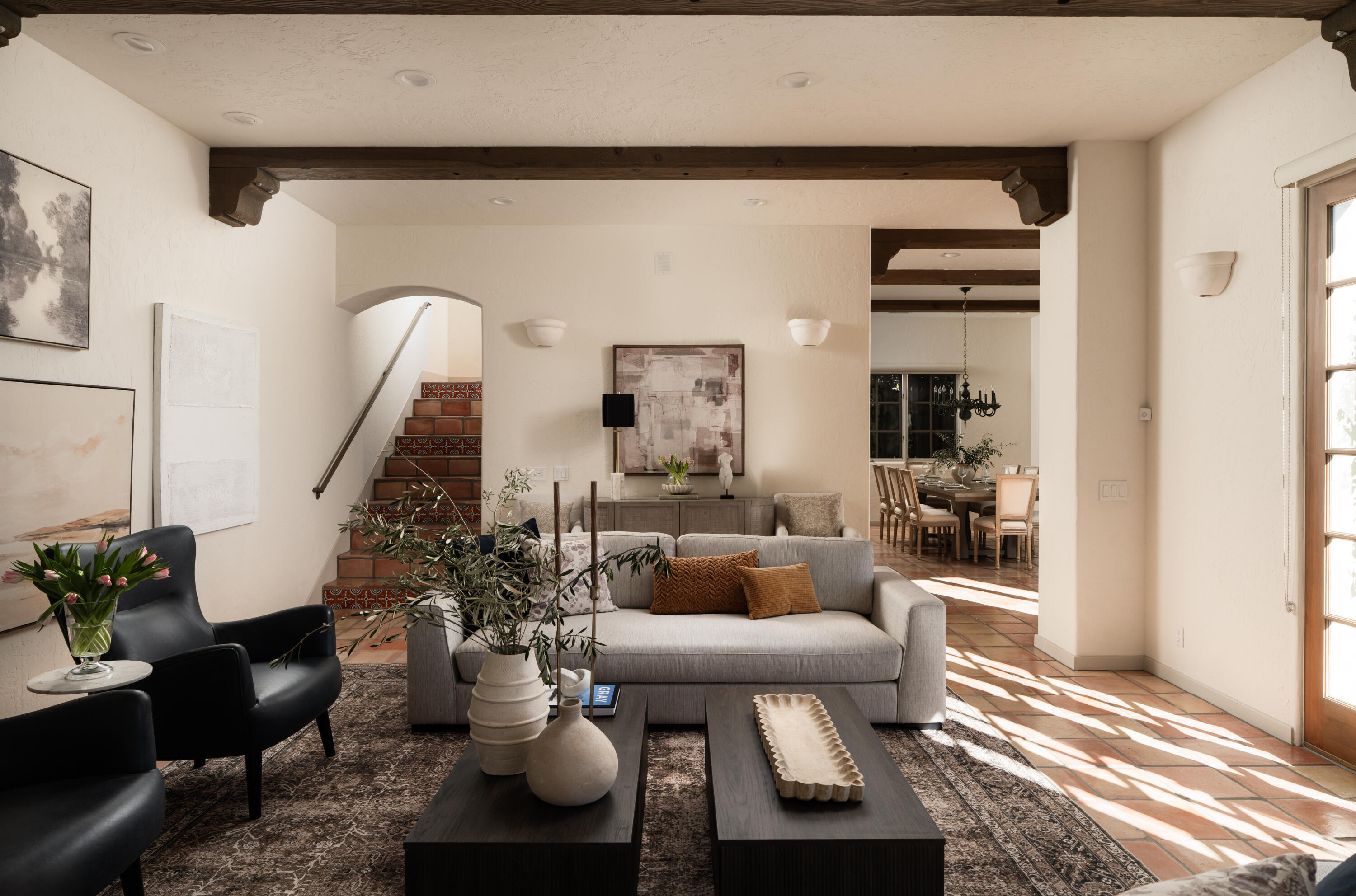 1439 Tunnel Road Santa Barbara, CA 93105 - Photo 10 of 48 Living Room