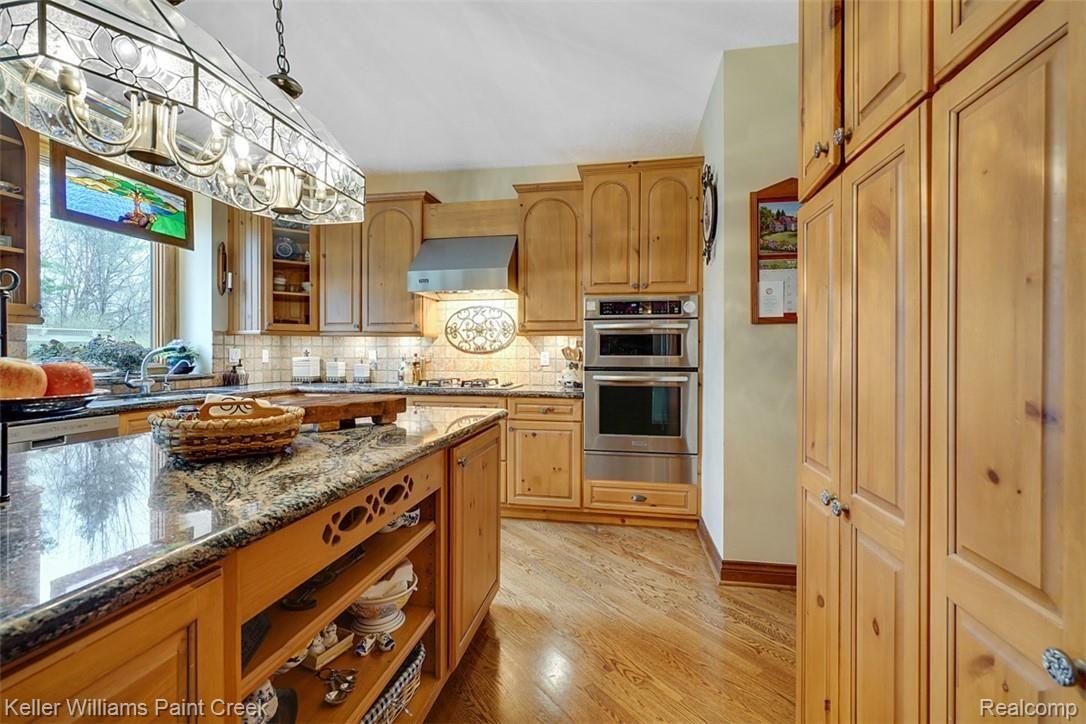 525 Sheldon Court Rochester, MI 48306 - Photo 22 of 66 dsc09694-dsc09696.jpg