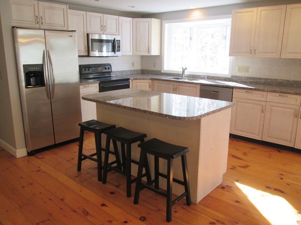 37 Harvest Drive Kingston, MA 02364 - Photo 6 of 42 Gallery Image 6