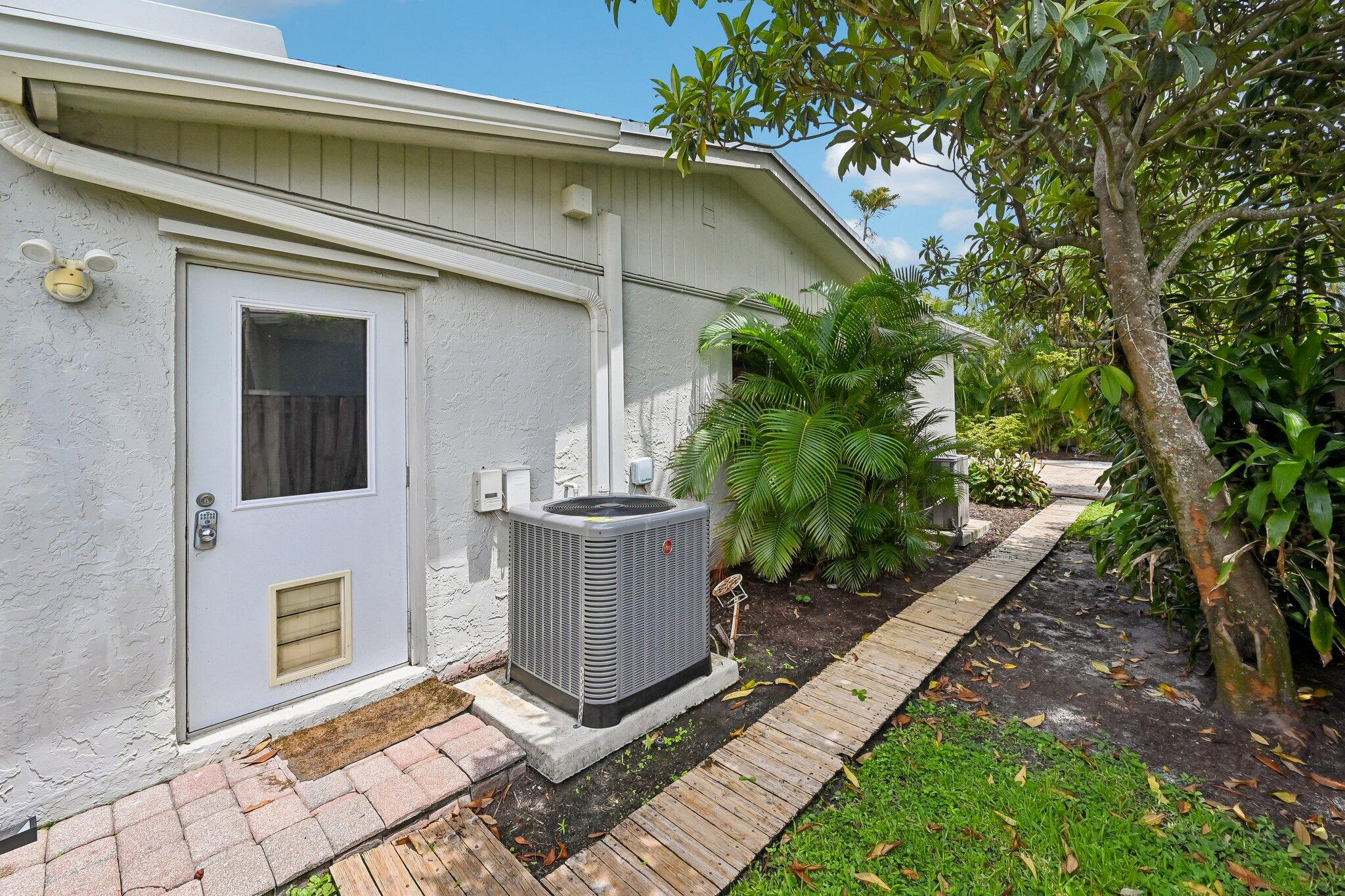 1232 Northwest 14th Street Boca Raton, FL 33486 - Photo 44 of 45 43-web-or-mls-NW 14th St-S2805-043